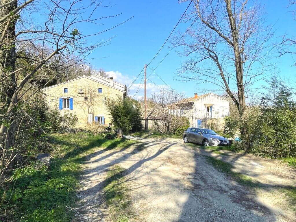 Propriété composée de 2 maisons louées