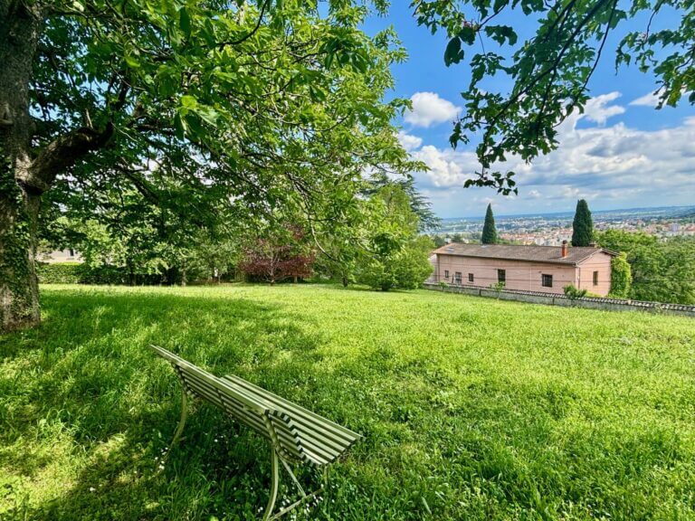 avec 3 chambres dans sublime prebystère du 16 siècle