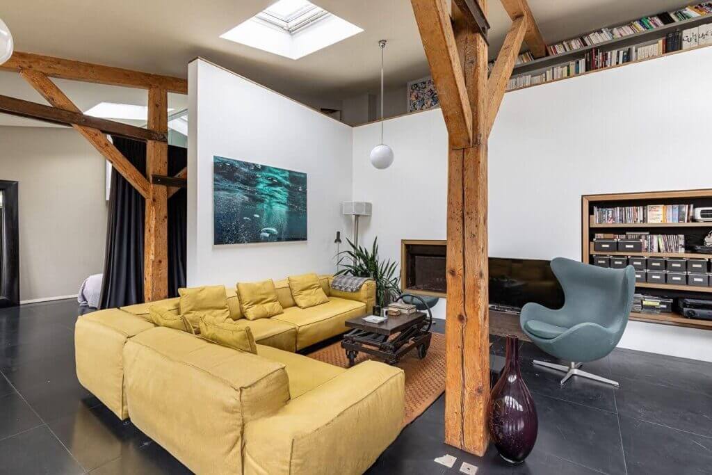 Loft d'architecte avec 4 m de hauteur sous plafond